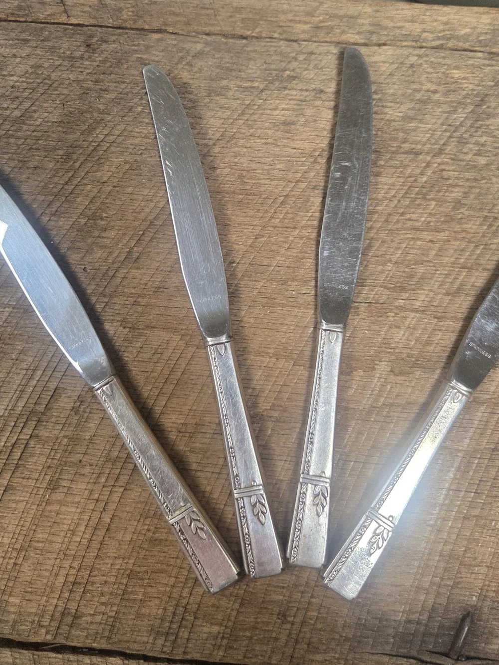 Vintage (4) Oneida Prestige Grenoble Silverplate Table Knife Knives ~ Bin RR